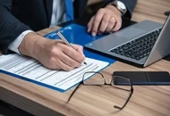 Cum se calculeaza onorariul unui avocat
