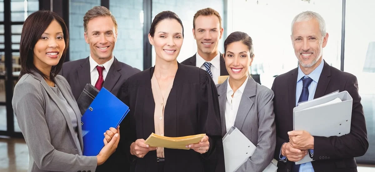 Beneficiile gasirii unui avocat online